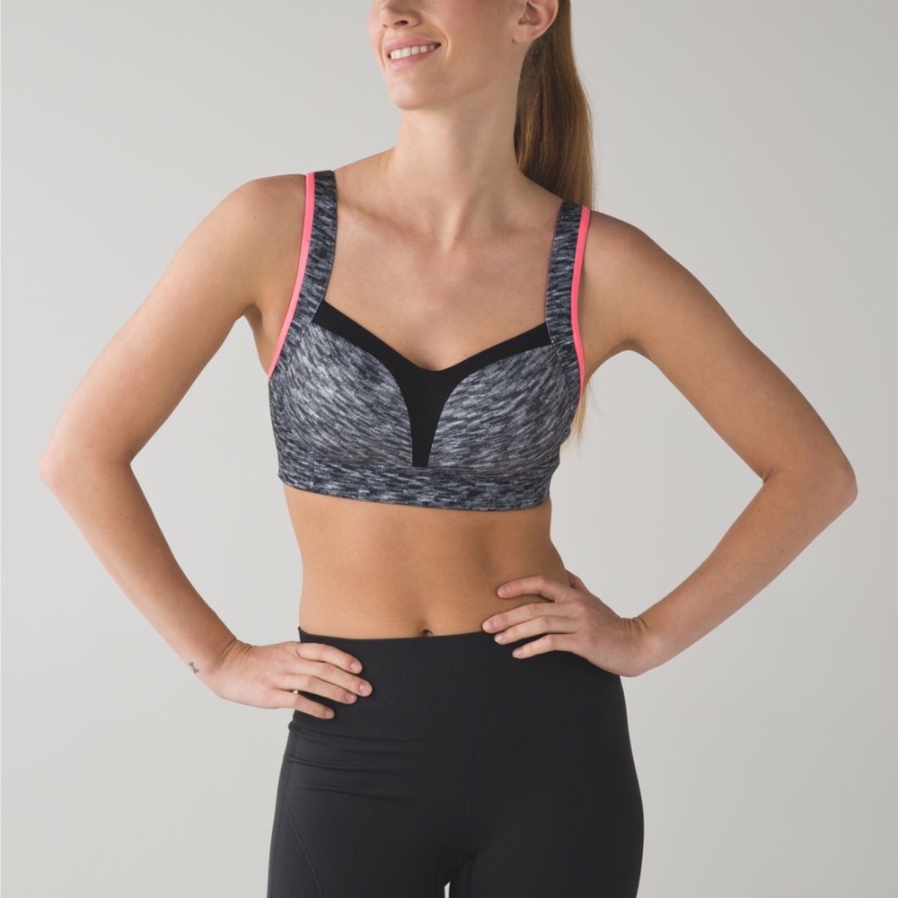 Lululemon Ta Ta Tamer III Sz 36DD